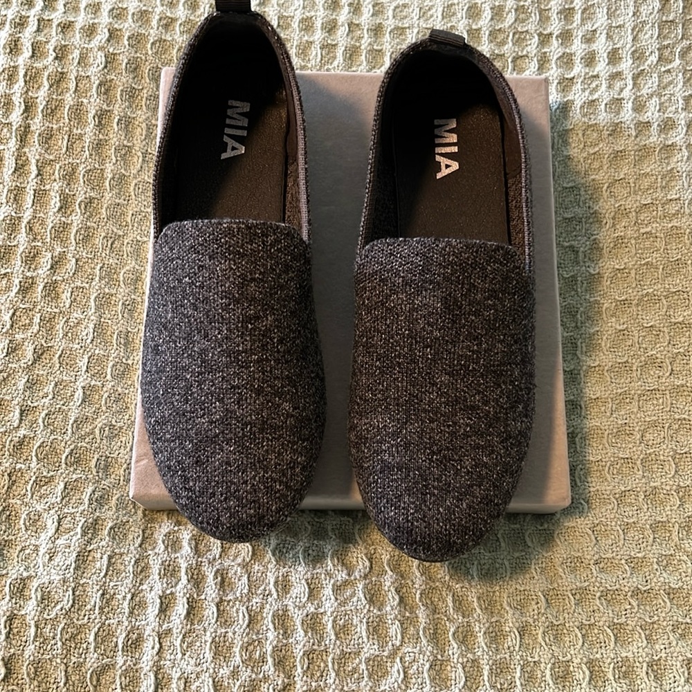 MIA Size 6.5, grey